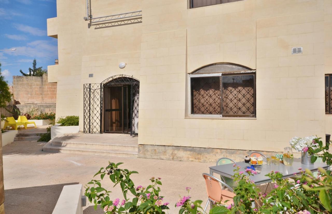 City Living Suite Tk 1 Rm 3 San Ġiljan Buitenkant foto